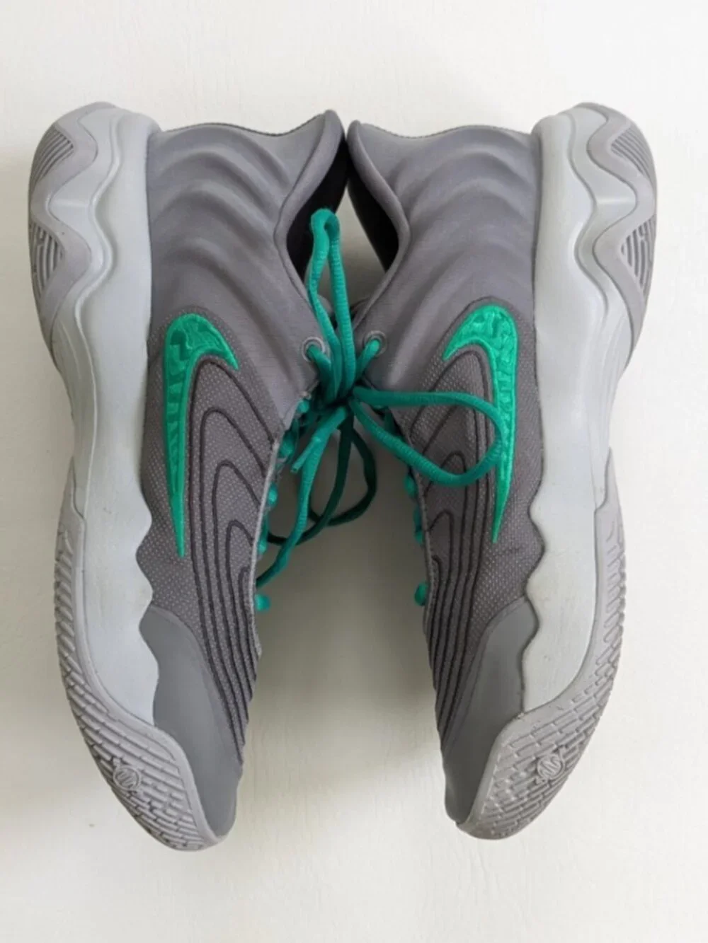 Nike Giannis Immortality 4 Size 9.5 Basketball Shoes Grey Green